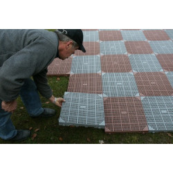 Protišmykové plastové dlaždice