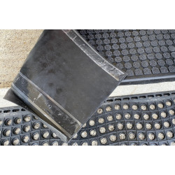 Gumová rohož na schody Octagon s lepiacimi prúžkami