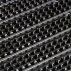 Antracitová plastová podložka s nájazdom - 43 x 75 x 2,2 cm