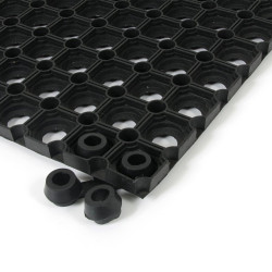 Pripojenie konektora k gumovej podložke