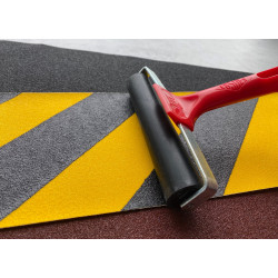 Pritlačný gumový valček na lepenie pások a profilov, šírka 15 cm