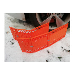 Vyslobodzovacie pásy pod kola auta