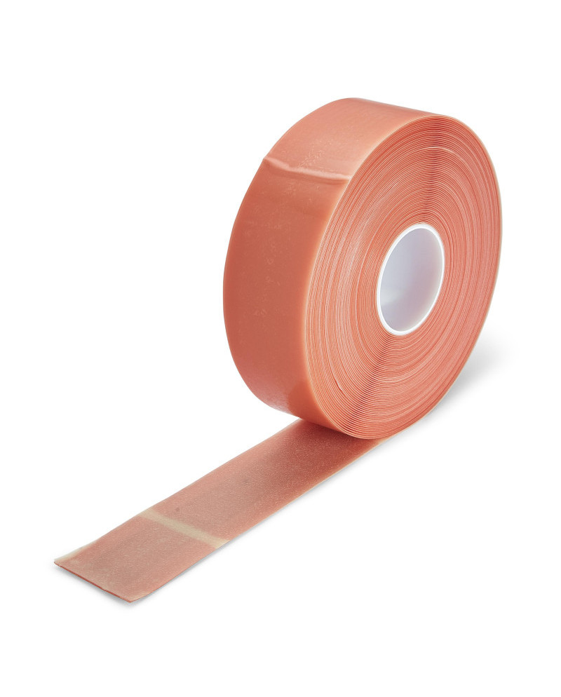Extra odolná fotoluminiscenčná značkovacia páska s nájazdovou hranou 75 mm x 30 m