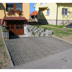 Zatrávňovacia plastová dlažba