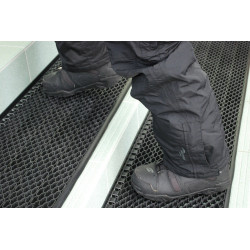 Protišmyková schodová rohož z odolného PVC