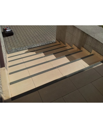 Sklolaminátový protišmykový pás 50 x 1220 mm