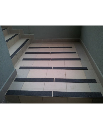Sklolaminátový protišmykový pás 75 x 1220 mm