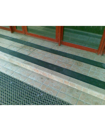 Protišmykový pás 100 x 1220 mm