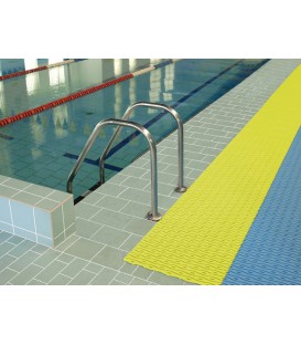 Protiskluzová bazénová plastová rohož 0,6 x 12 m - role
